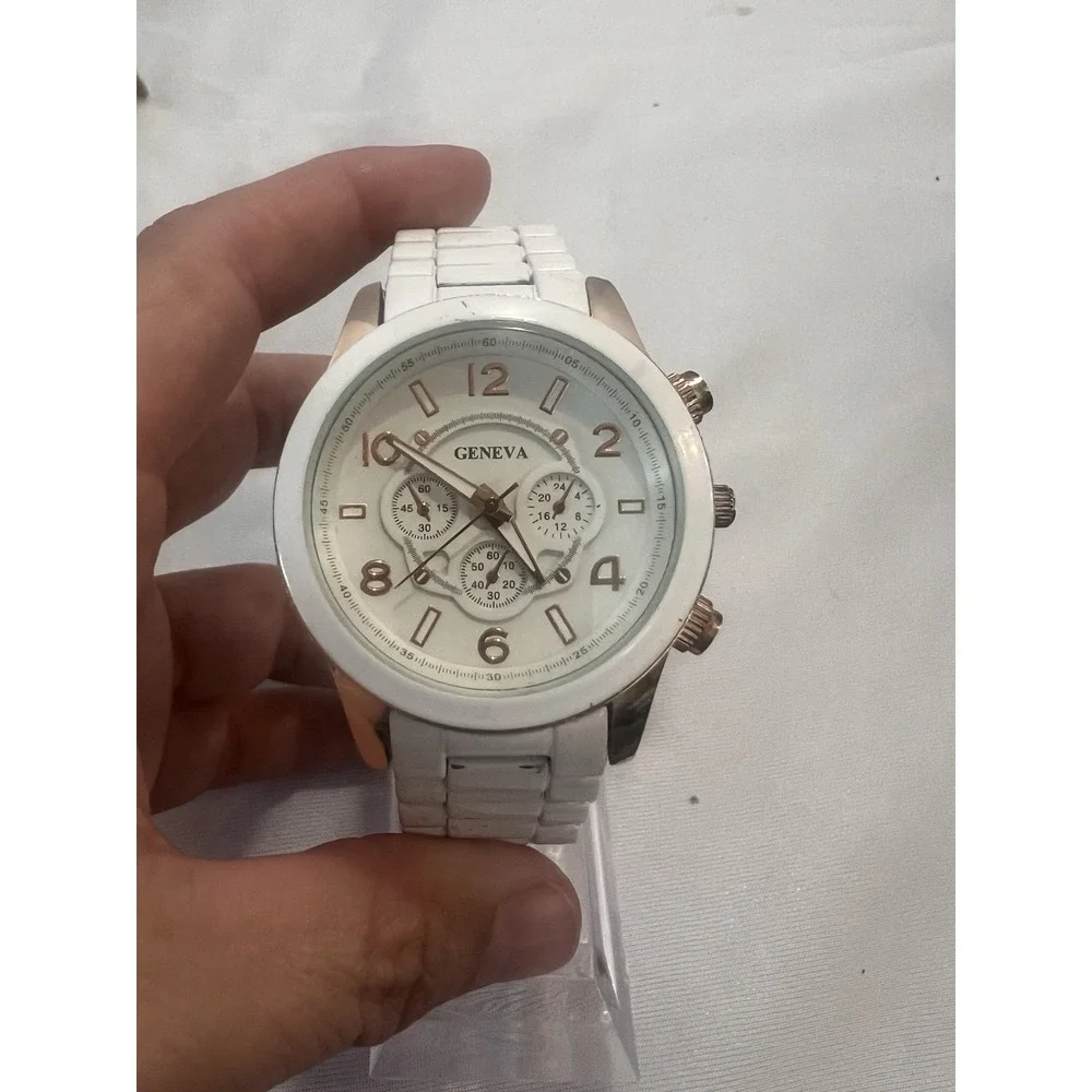 Men's Gold & White Finish Fashion Geneva link Dressy Casual Watch New Battery